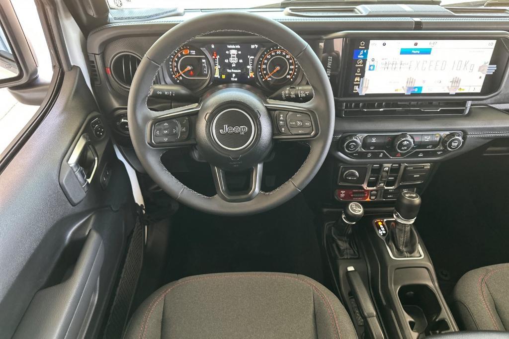 new 2025 Jeep Wrangler car