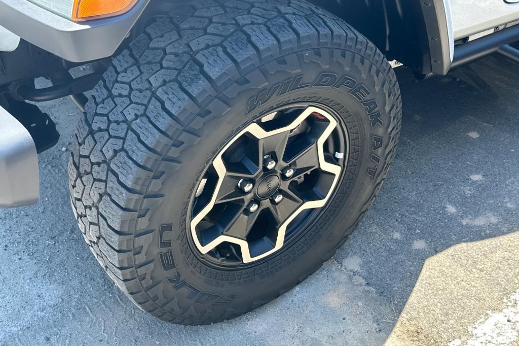 used 2021 Jeep Gladiator car, priced at $37,180