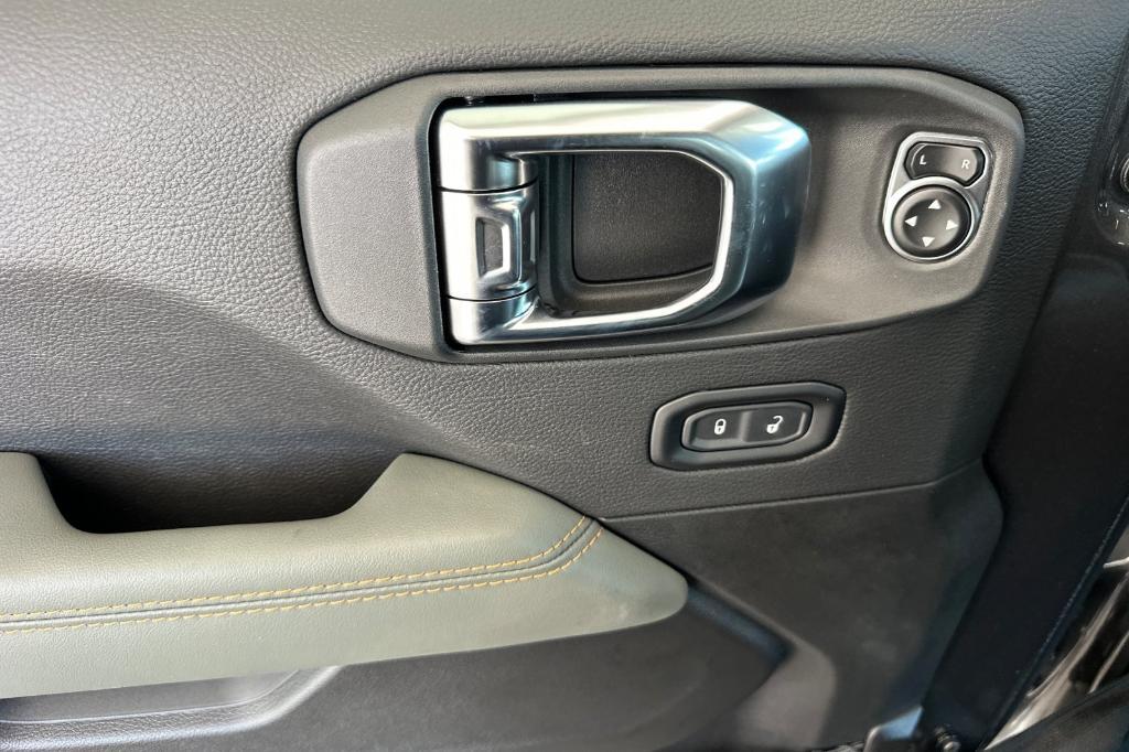 new 2025 Jeep Gladiator car, priced at $49,500