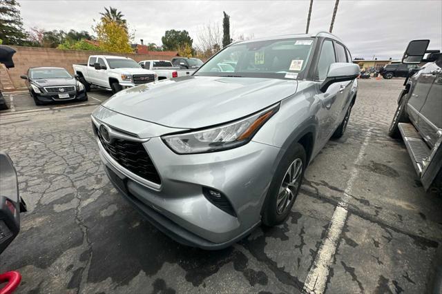 used 2020 Toyota Highlander car, priced at $29,070