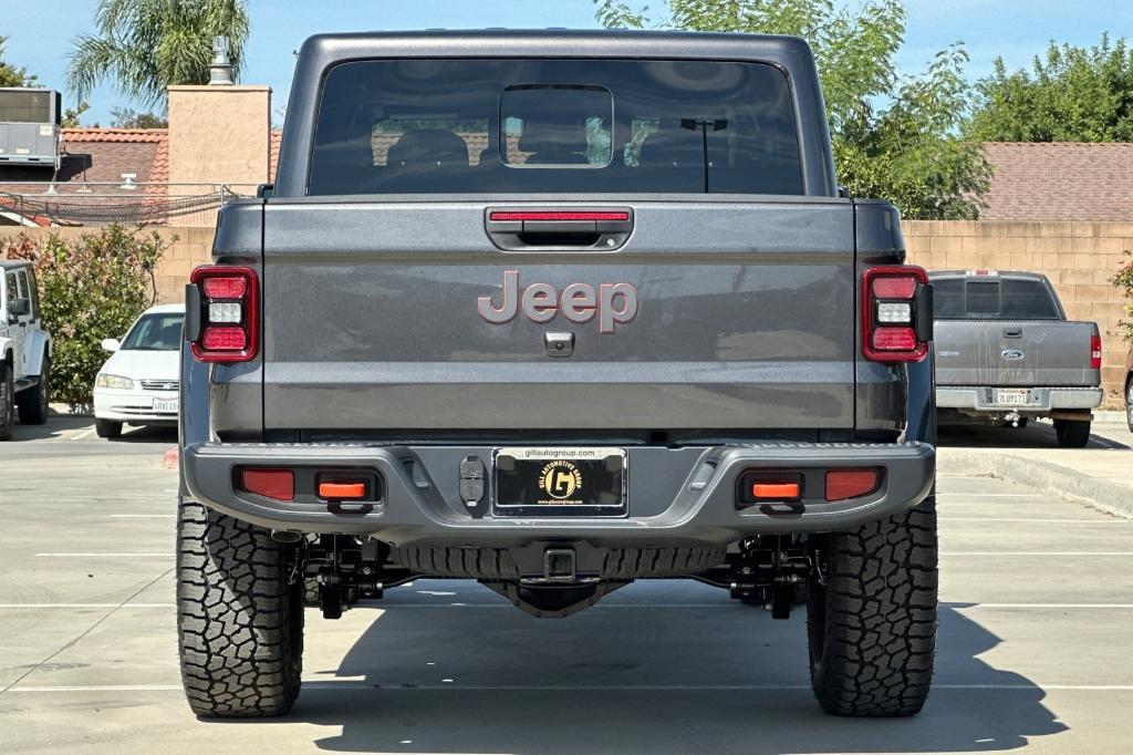 new 2025 Jeep Gladiator car, priced at $47,700