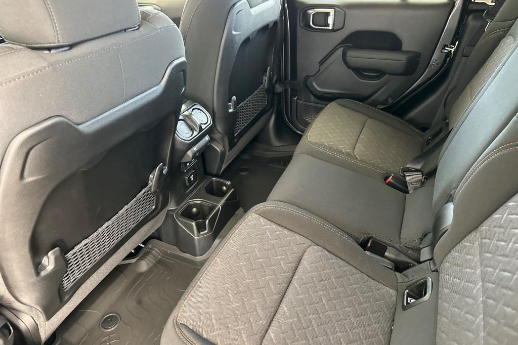 new 2025 Jeep Gladiator car, priced at $47,700