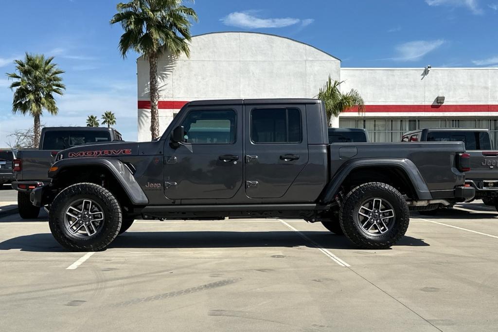 new 2025 Jeep Gladiator car, priced at $47,700