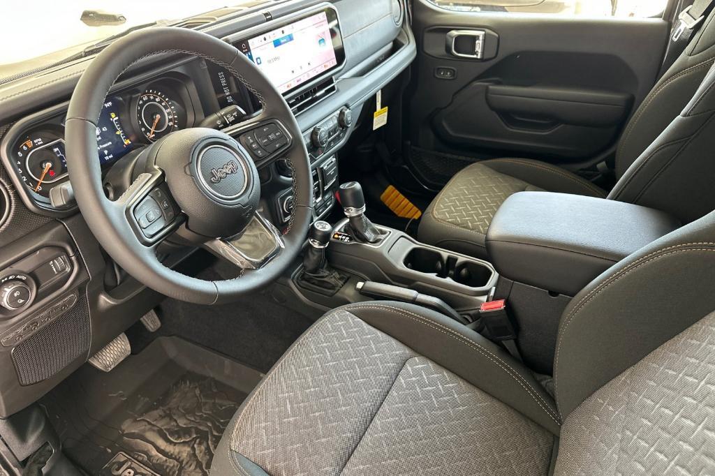 new 2025 Jeep Gladiator car, priced at $47,700