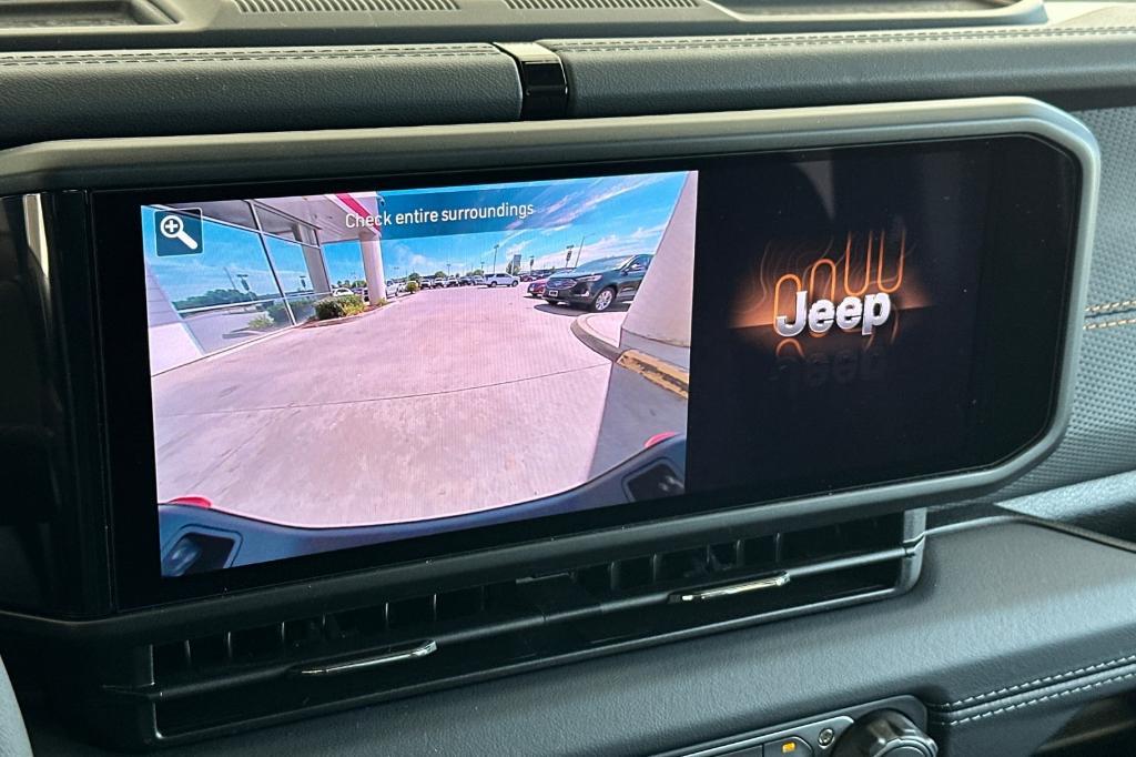 new 2025 Jeep Gladiator car, priced at $47,700