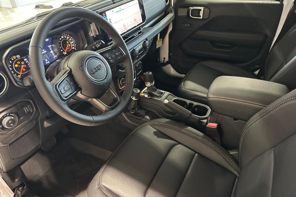 new 2025 Jeep Gladiator car, priced at $48,155