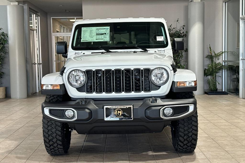 new 2025 Jeep Gladiator car, priced at $48,155