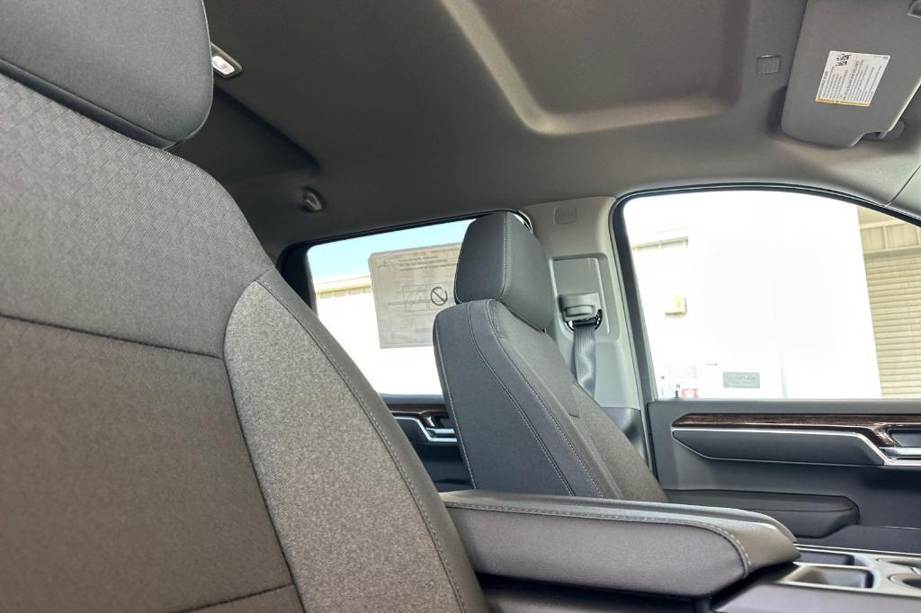 new 2026 GMC Sierra 1500 car, priced at $47,701