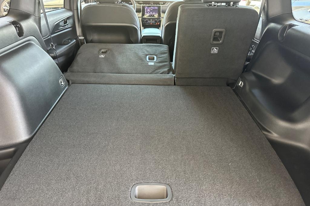 new 2025 Jeep Grand Cherokee car, priced at $38,181