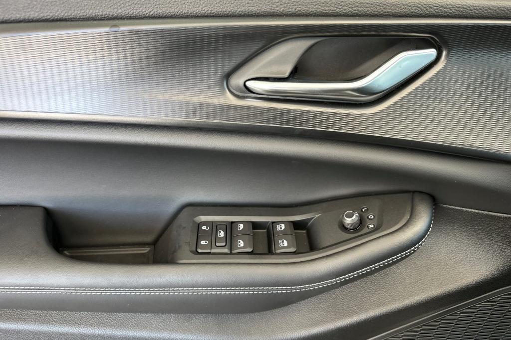 new 2025 Jeep Grand Cherokee L car, priced at $40,228