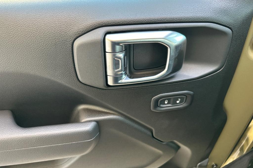 new 2025 Jeep Wrangler car, priced at $34,120