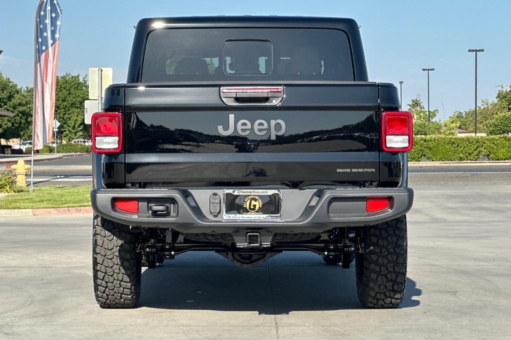 new 2025 Jeep Gladiator car