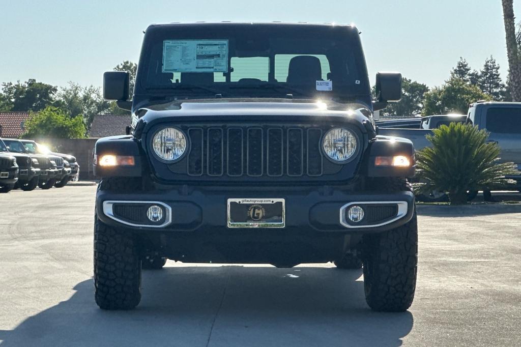 new 2025 Jeep Gladiator car