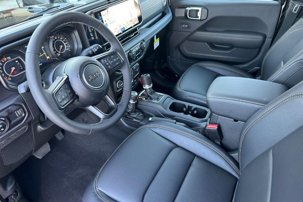 new 2025 Jeep Gladiator car