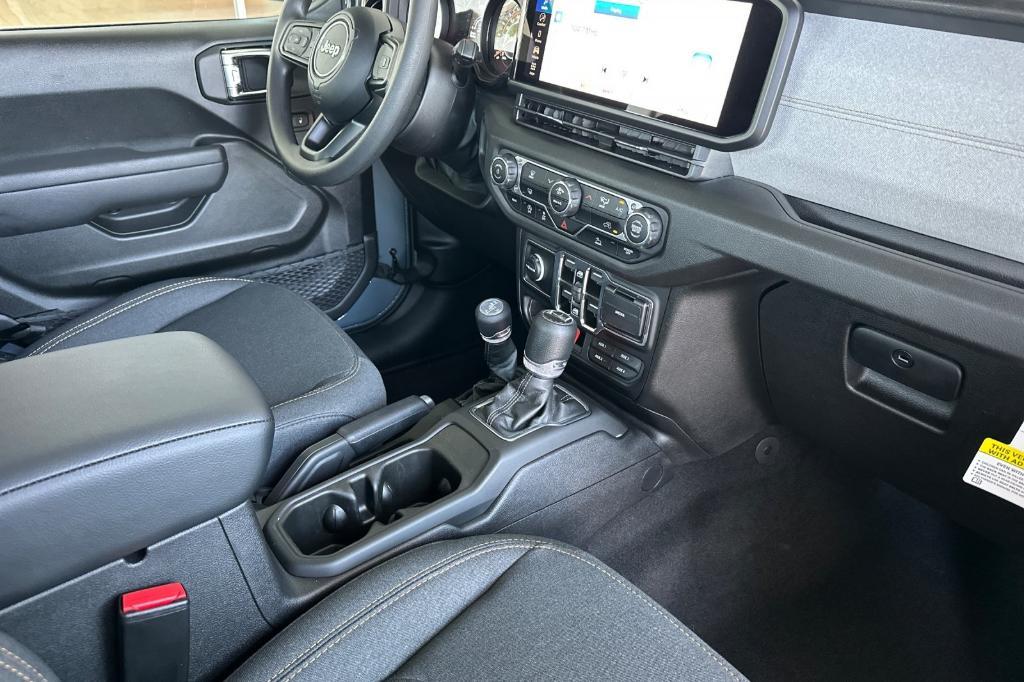 new 2025 Jeep Gladiator car