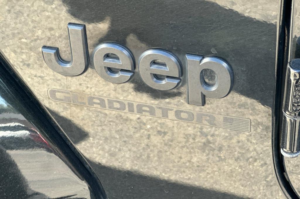 used 2023 Jeep Gladiator car, priced at $30,998