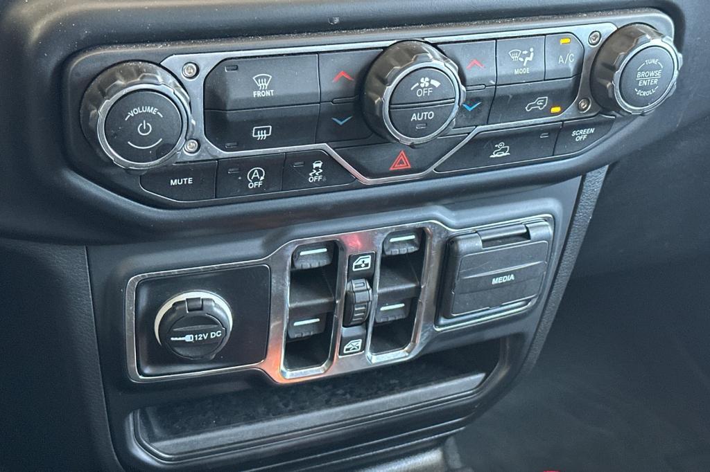 used 2023 Jeep Gladiator car, priced at $28,738