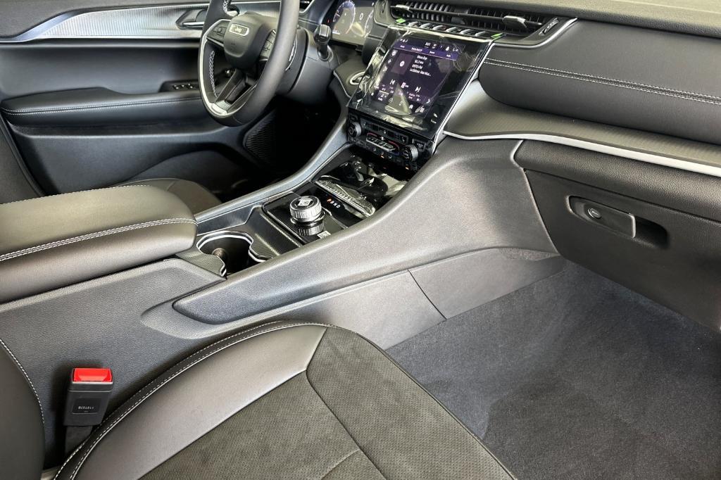 new 2025 Jeep Grand Cherokee L car, priced at $44,472