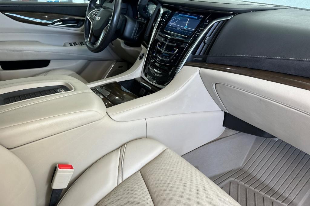 used 2020 Cadillac Escalade car, priced at $40,646