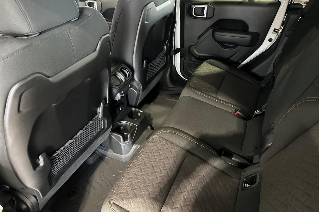 new 2025 Jeep Gladiator car, priced at $47,000