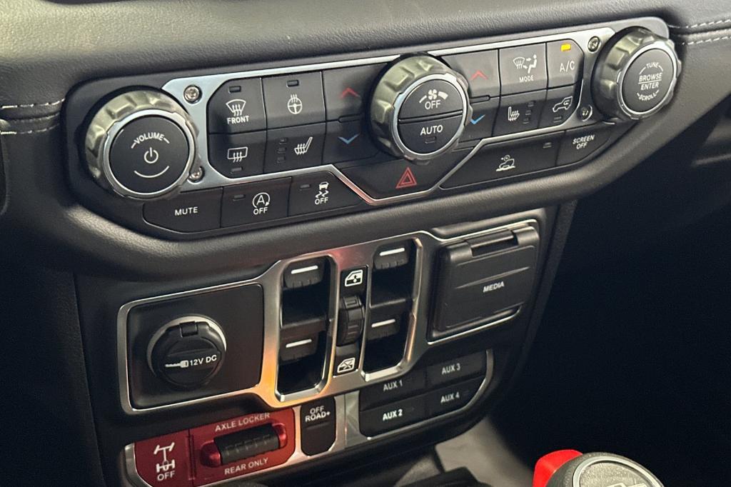 new 2025 Jeep Gladiator car, priced at $47,000