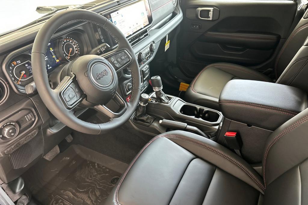 new 2025 Jeep Gladiator car, priced at $60,010