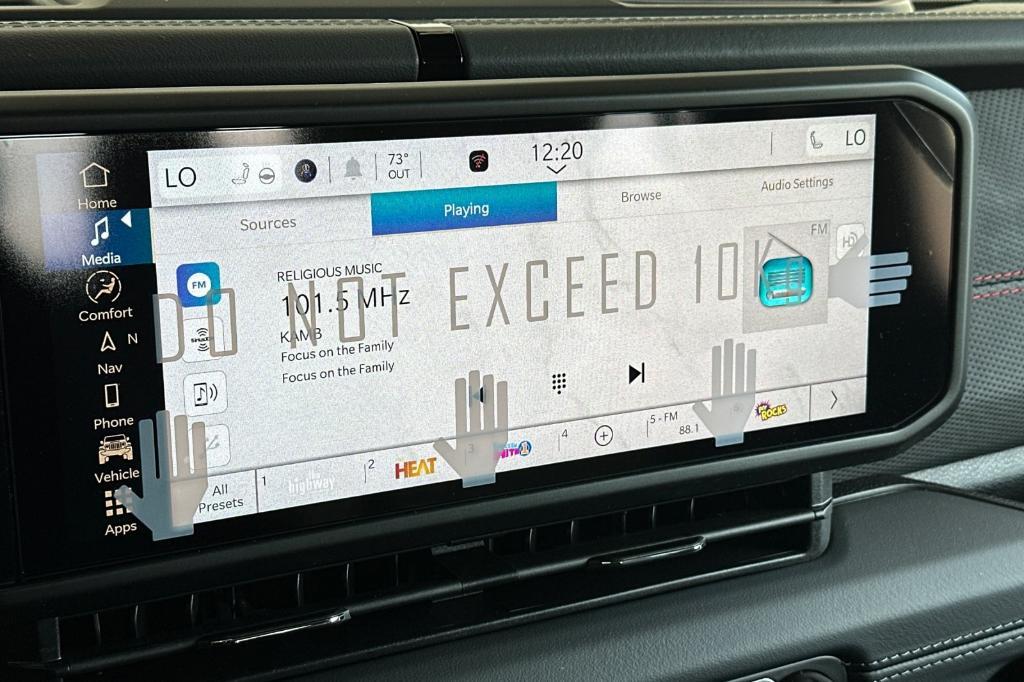 new 2025 Jeep Gladiator car, priced at $60,010