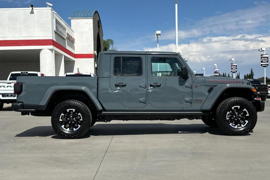 new 2025 Jeep Gladiator car, priced at $60,010