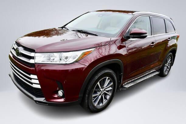 used 2018 Toyota Highlander car, priced at $20,938