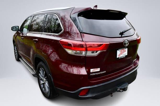 used 2018 Toyota Highlander car, priced at $20,938