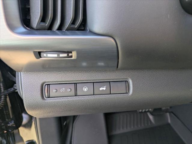 new 2025 Nissan Pathfinder car, priced at $45,175