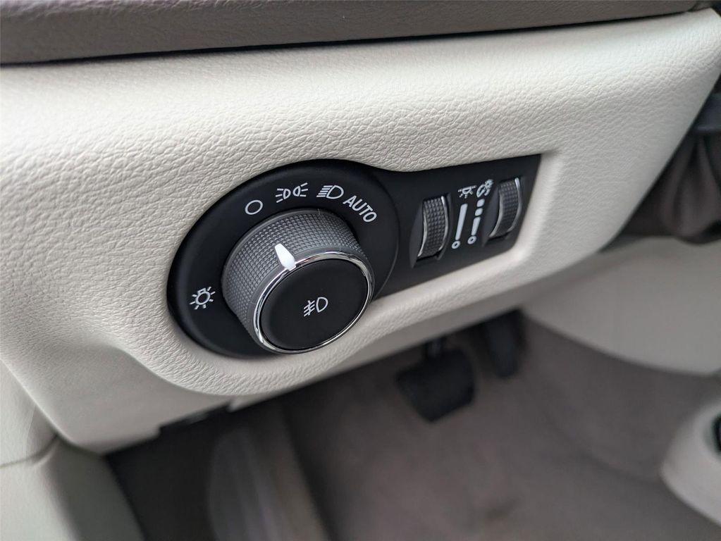 used 2020 Chrysler Pacifica car, priced at $13,888