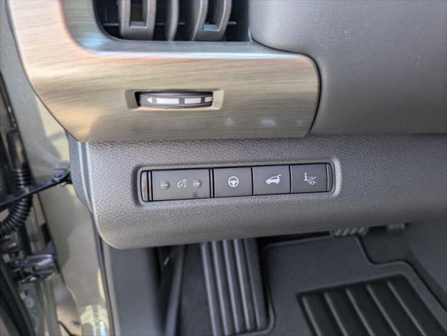 new 2025 Nissan Pathfinder car, priced at $52,437