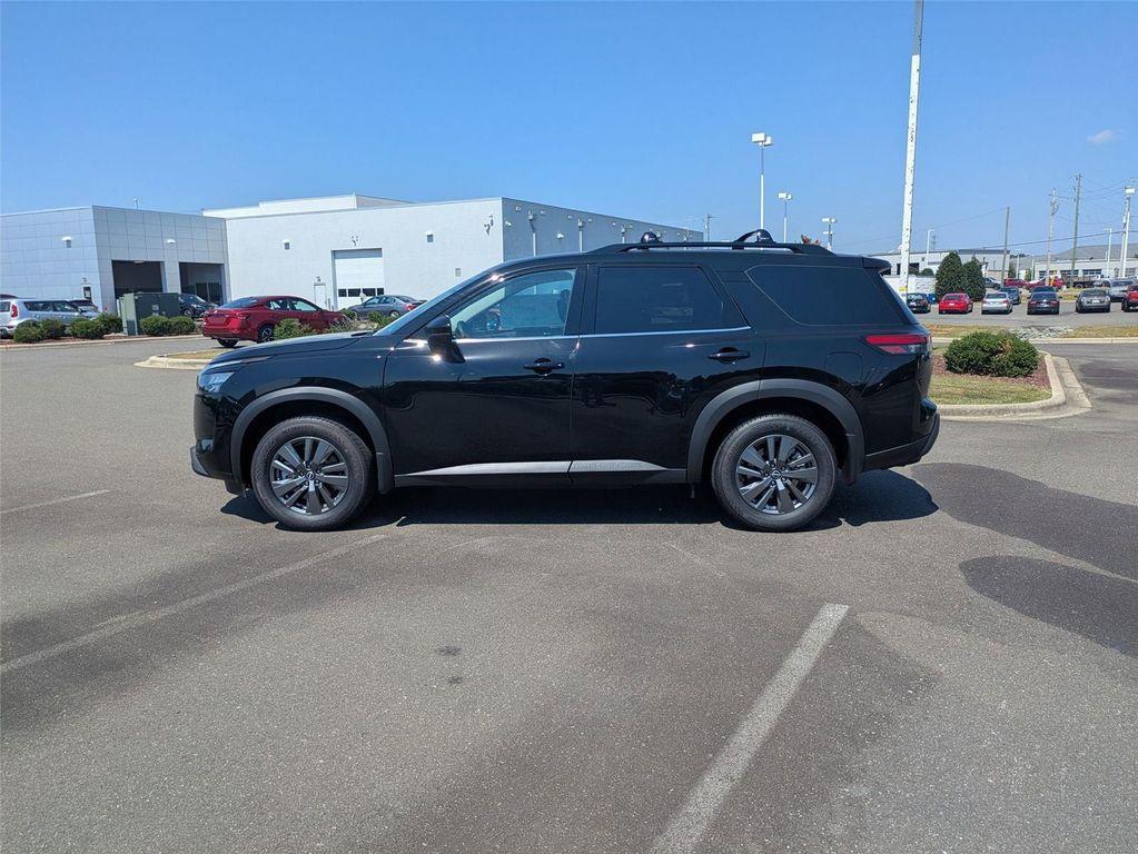 new 2025 Nissan Pathfinder car, priced at $38,275