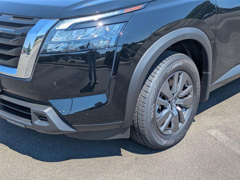 new 2025 Nissan Pathfinder car, priced at $38,275
