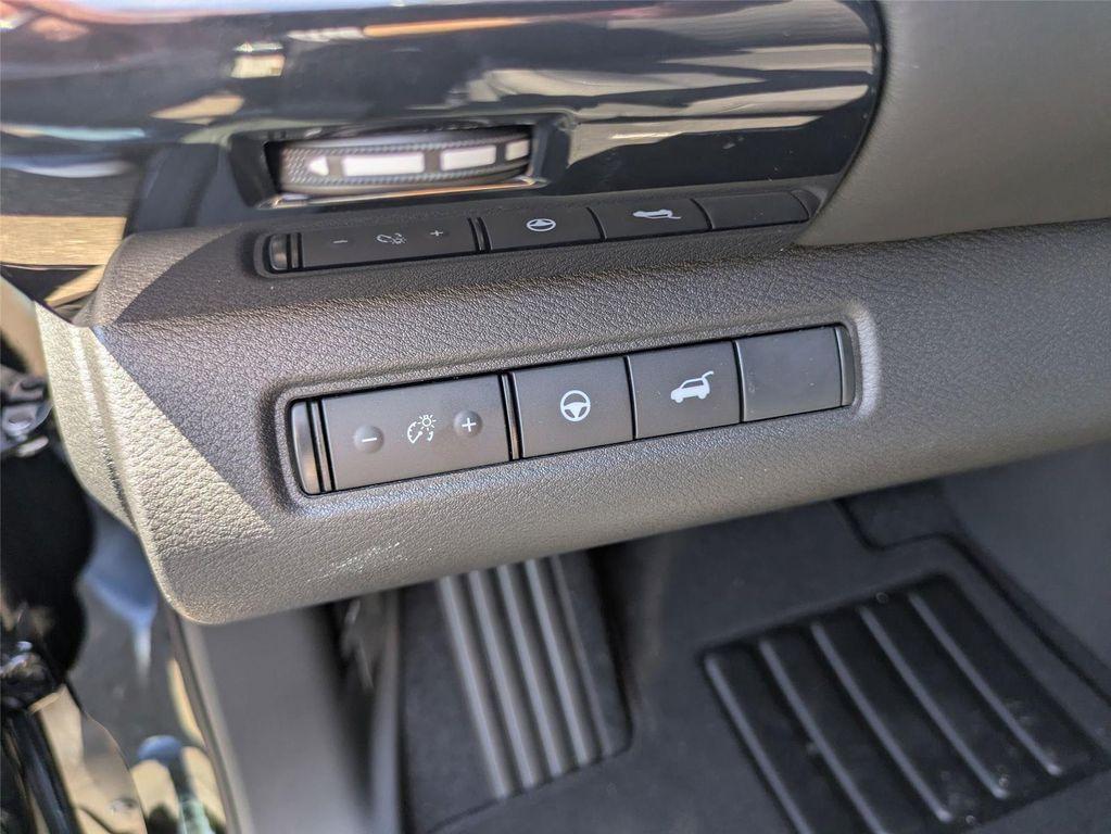 new 2025 Nissan Pathfinder car, priced at $38,275