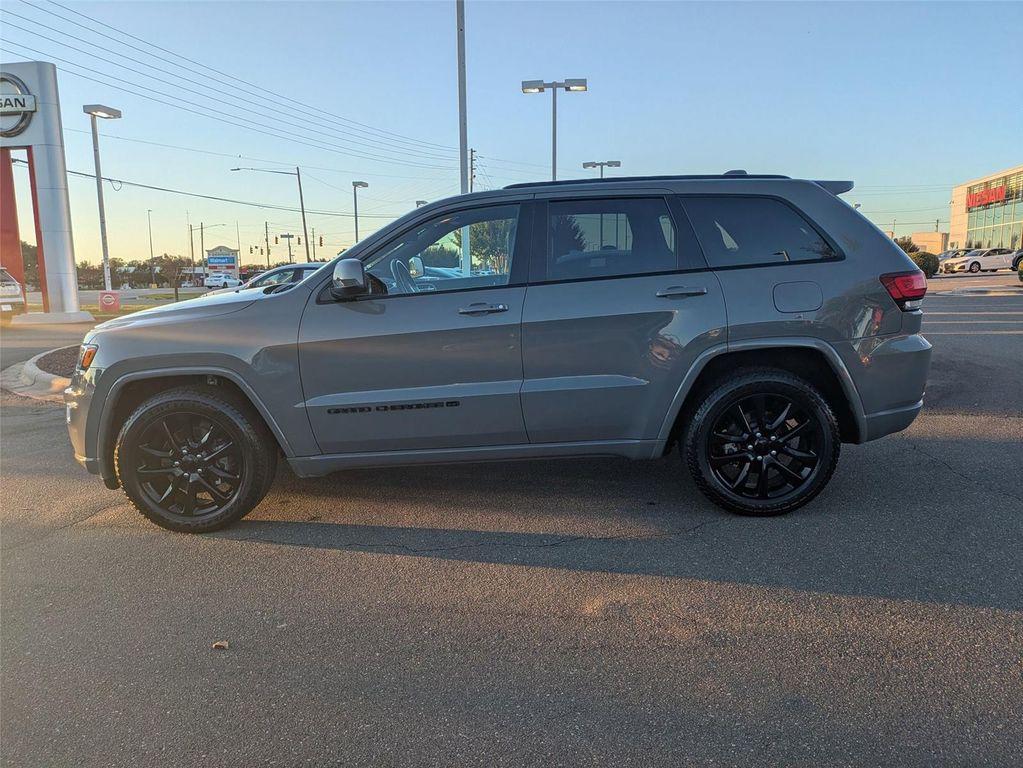 used 2022 Jeep Grand Cherokee car, priced at $24,795