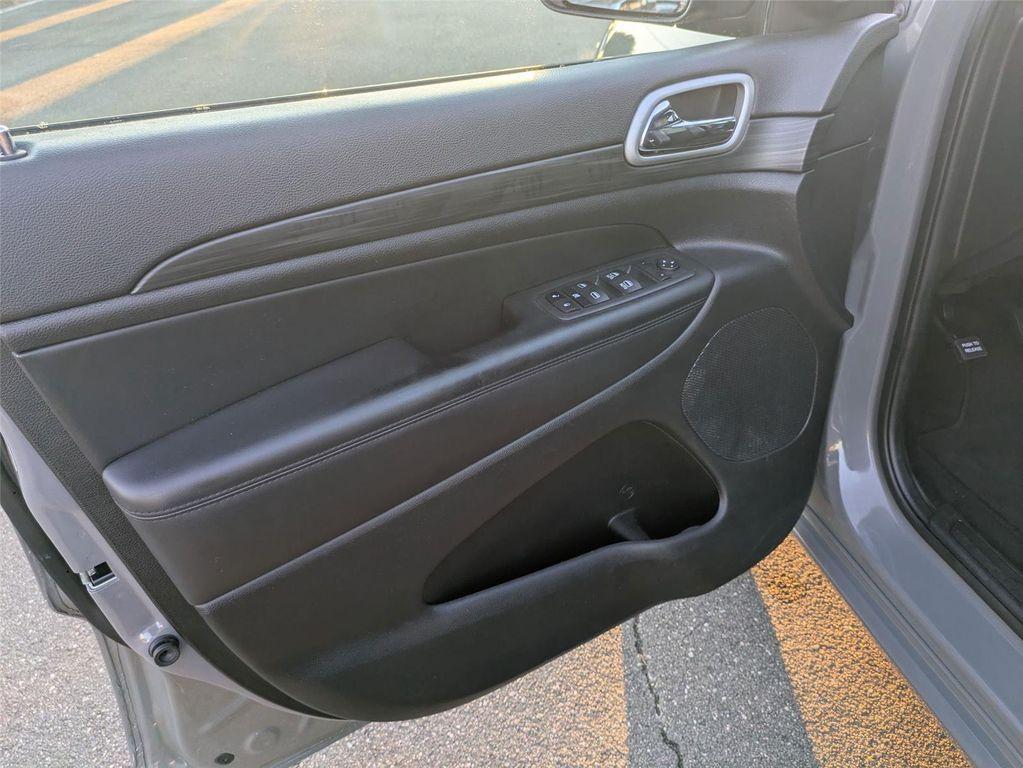 used 2022 Jeep Grand Cherokee car, priced at $24,795