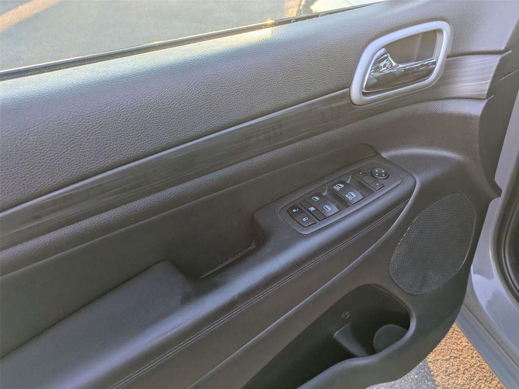 used 2022 Jeep Grand Cherokee car, priced at $24,795