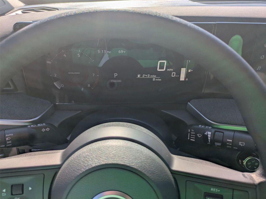 new 2025 Nissan Kicks car, priced at $25,075