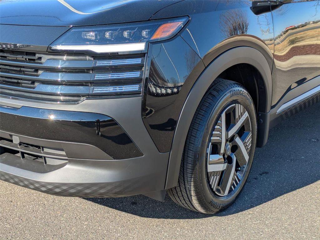 new 2025 Nissan Kicks car, priced at $25,185