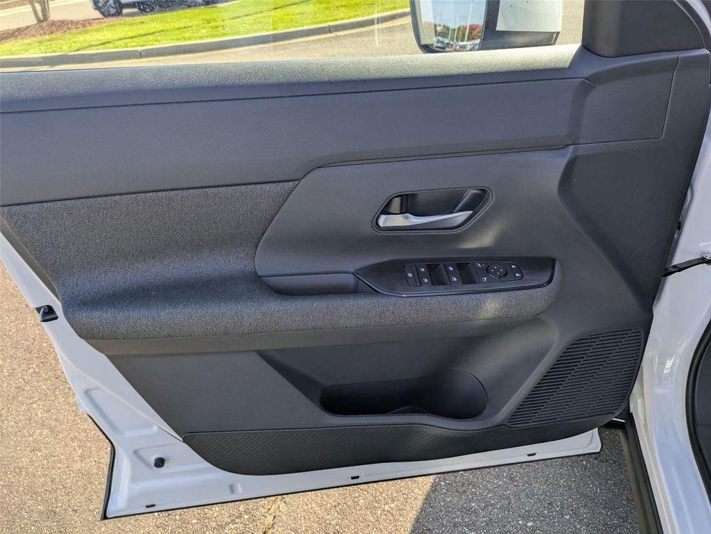 new 2025 Nissan Kicks car, priced at $27,550