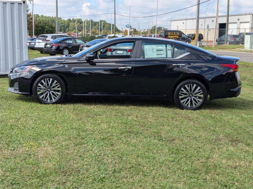new 2025 Nissan Altima car, priced at $31,140