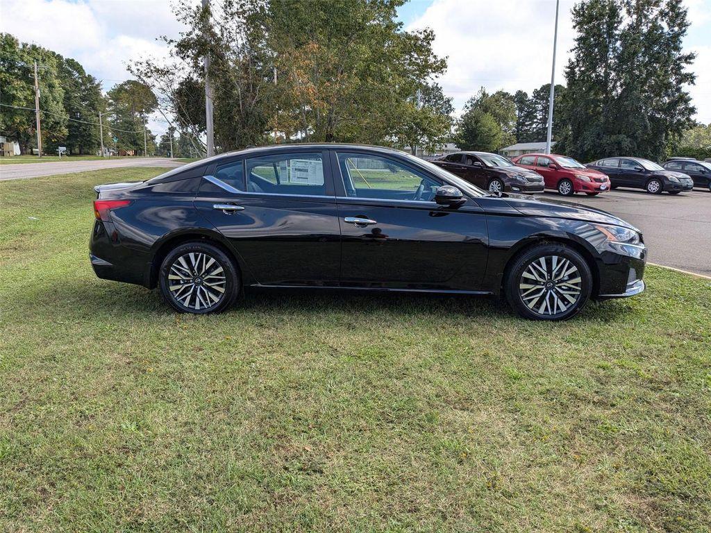 new 2025 Nissan Altima car, priced at $31,140