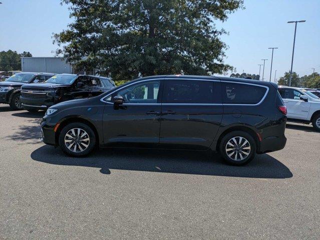 used 2022 Chrysler Pacifica Hybrid car, priced at $24,500