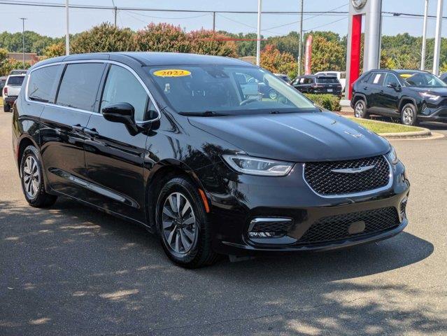 used 2022 Chrysler Pacifica Hybrid car, priced at $24,500