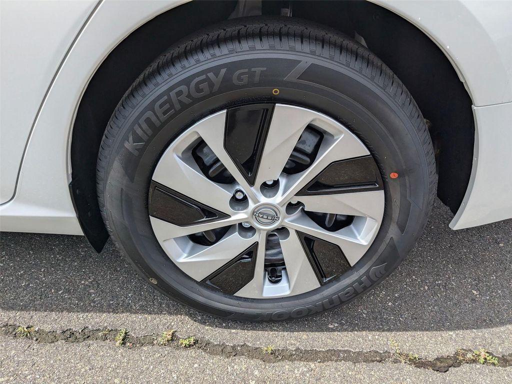 new 2025 Nissan Altima car, priced at $27,005