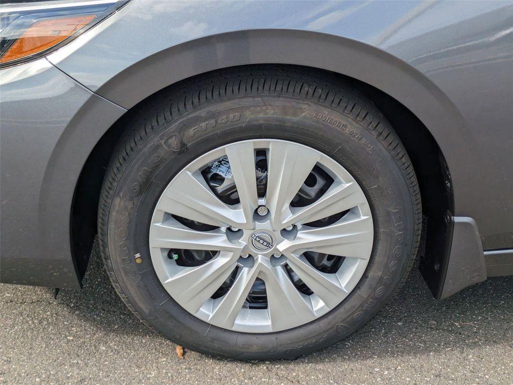 new 2025 Nissan Sentra car, priced at $22,335
