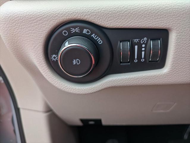 used 2023 Chrysler Pacifica car, priced at $24,775