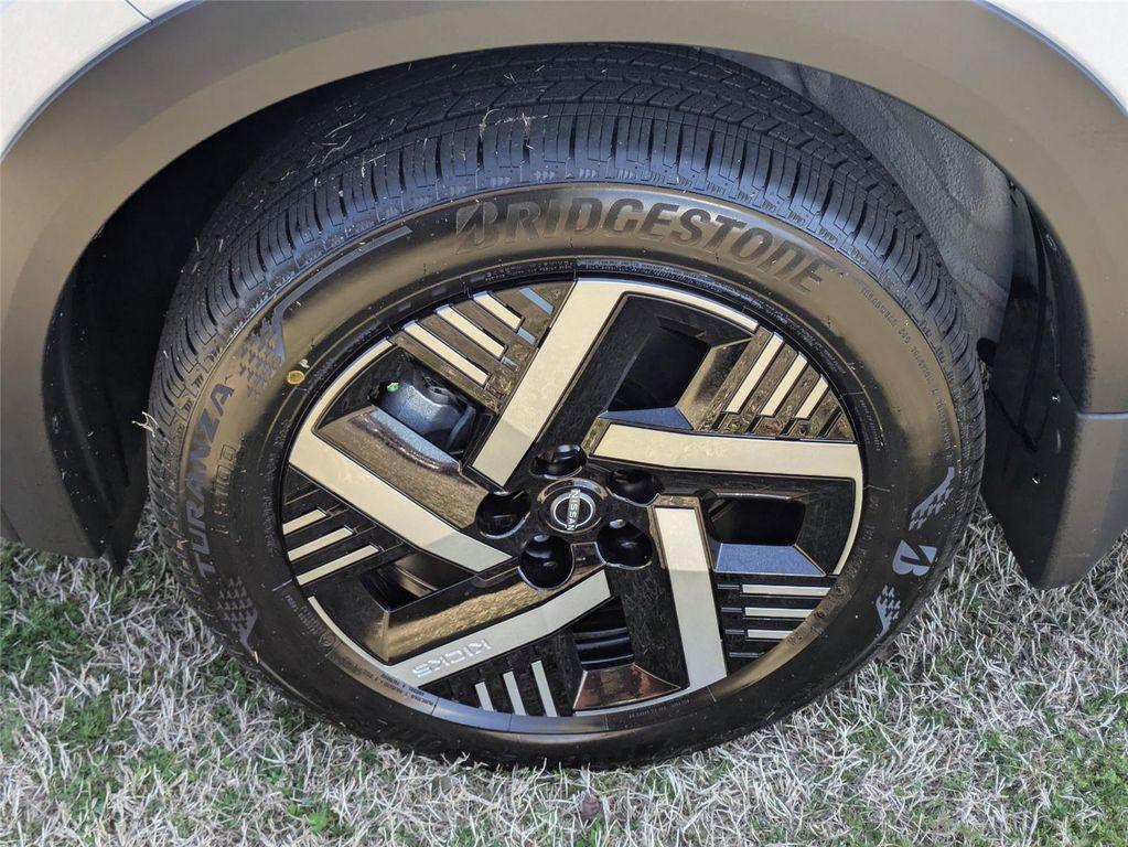 new 2025 Nissan Kicks car, priced at $25,885